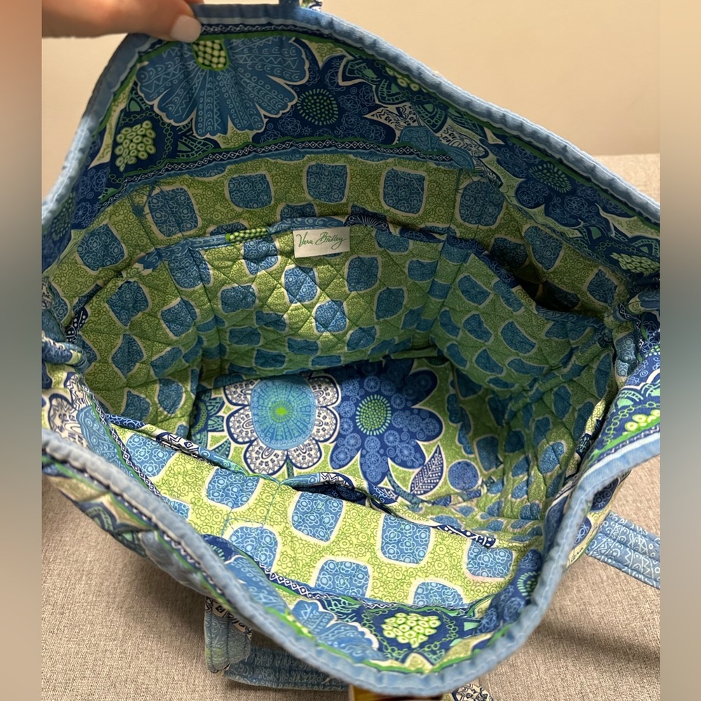 Vera Bradley Medium Sized Tote Bag - Picture 5 of 7